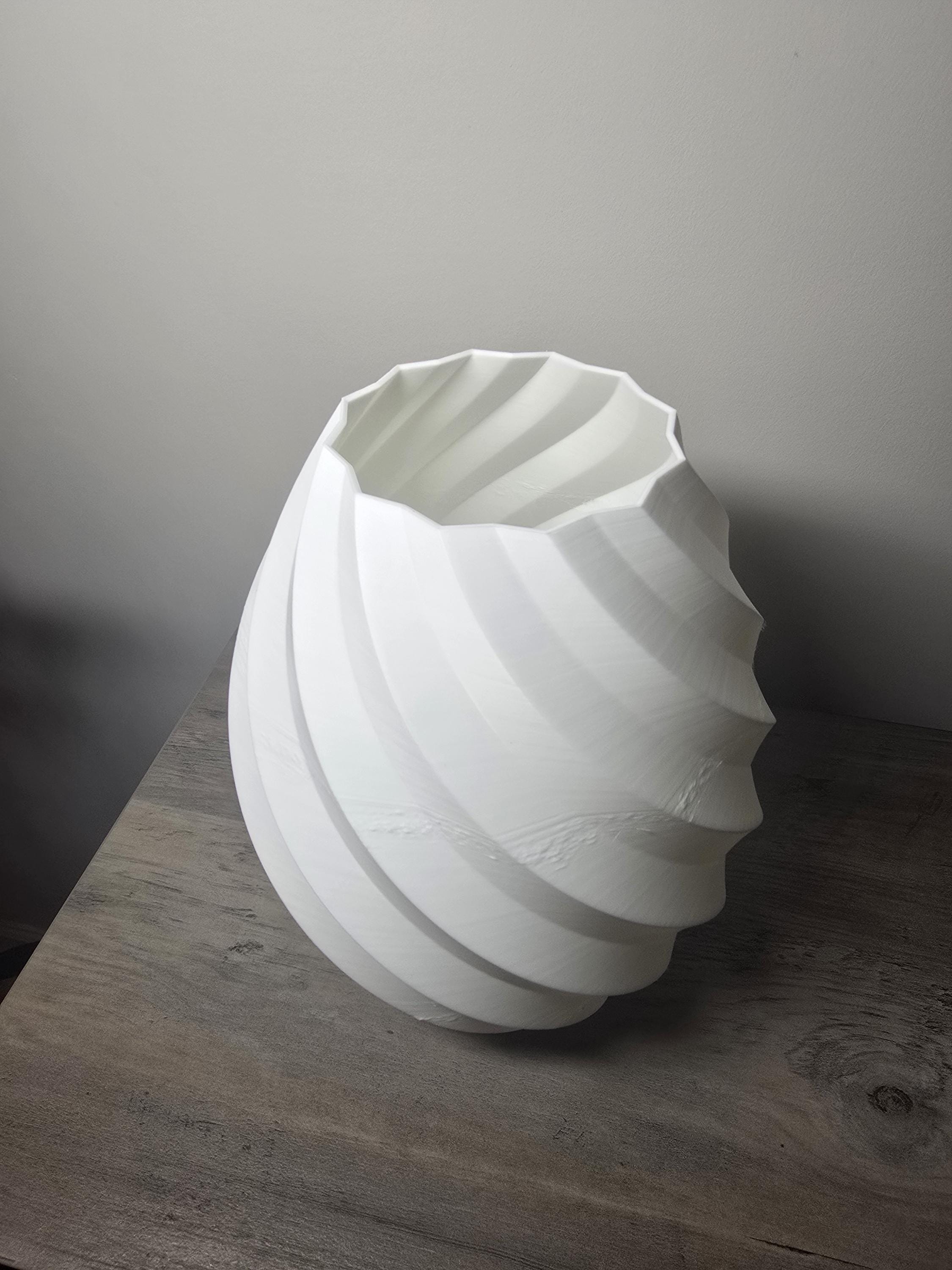 3D Printed Large Statement Vase | Oversized Floral Vase | 4m3d Design Art