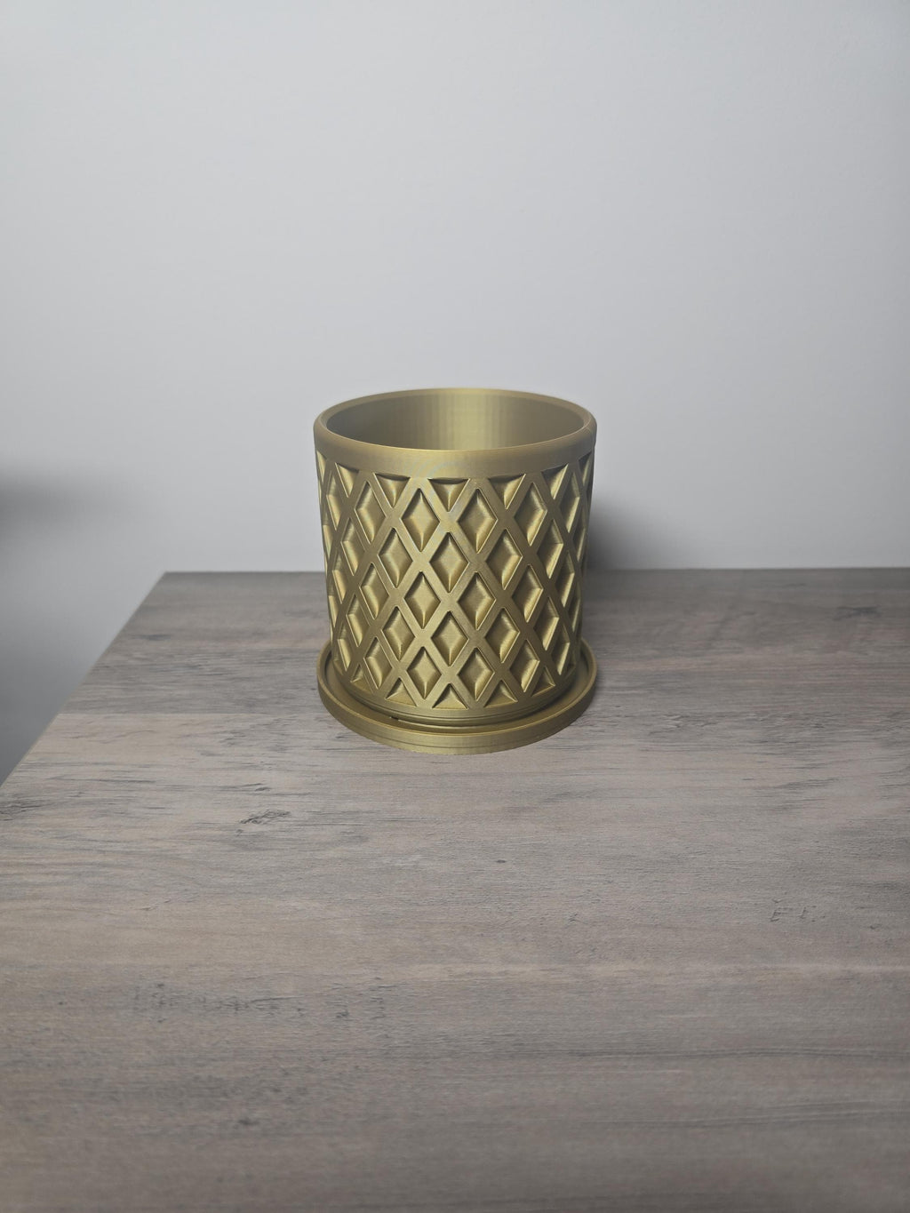 3D Printed Geometric Diamond Pattern Planter with Saucer | Catch-All | Custom Colors | 4m3d Design Art