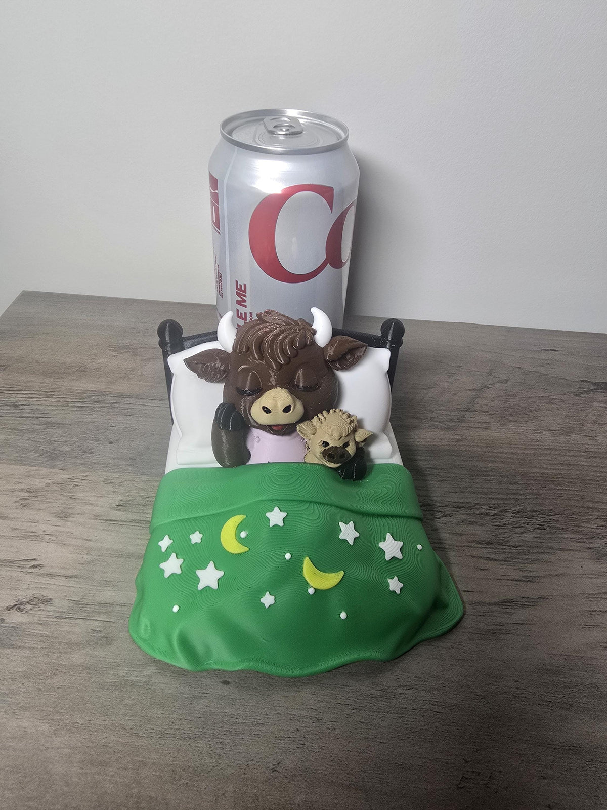 3D Printed Highland Cow Bedtime Scene Figurine | Moon & Stars | Hand-Finished | 4m3d Design Art