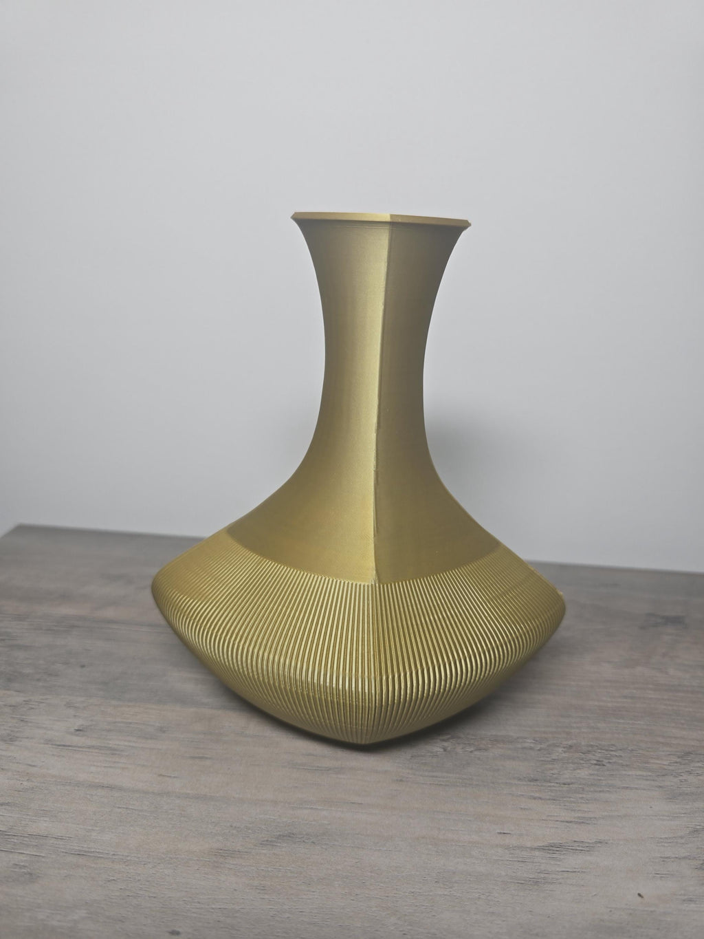 3D Printed Tapered Ribbed Decorative Vase | Modern Home Decor | Custom Colors | 4m3d Design Art