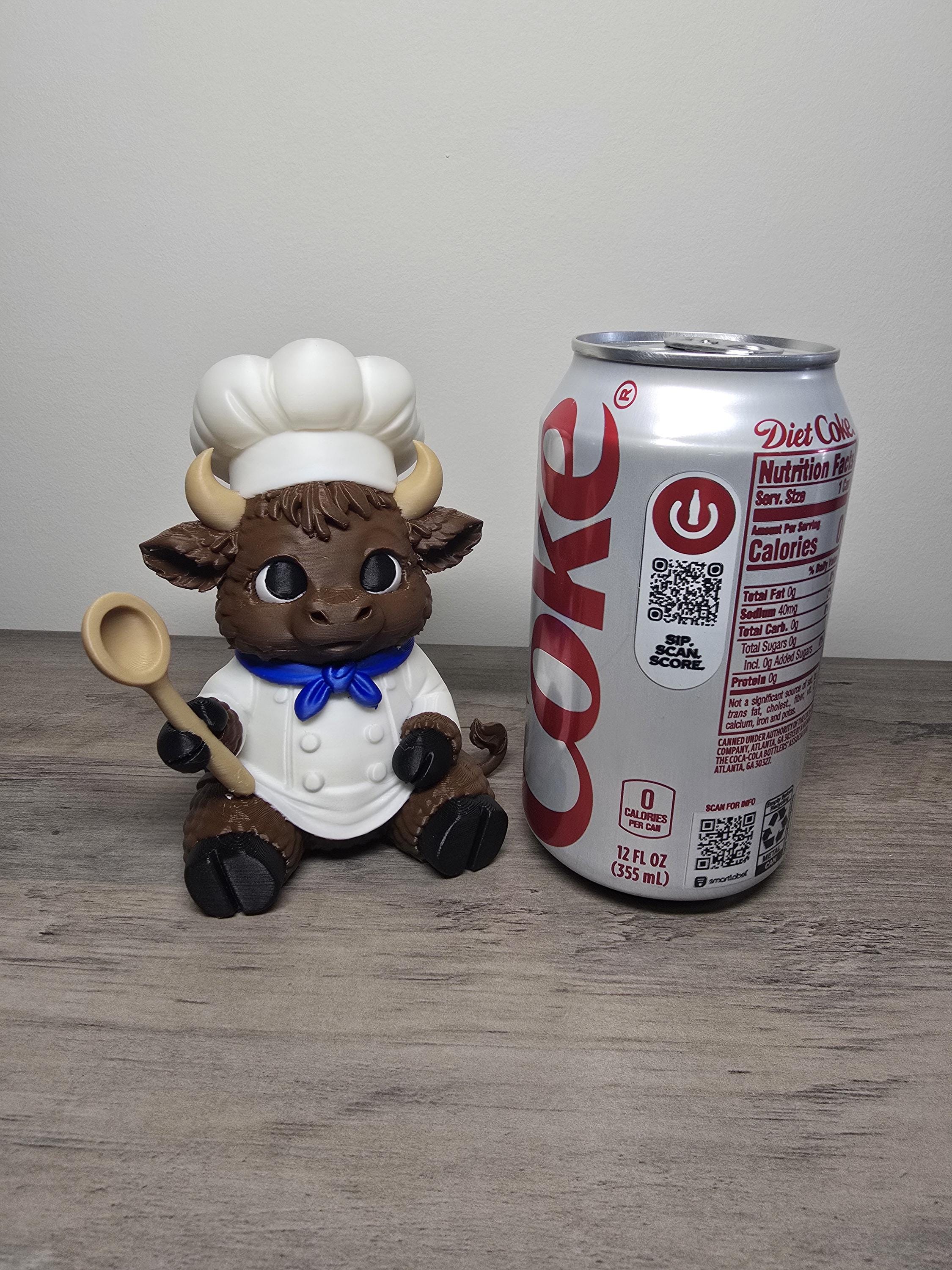 3D Printed Highland Cow Chef Figurine | Apron & Spoon | Hand-Finished | 4m3d Design Art