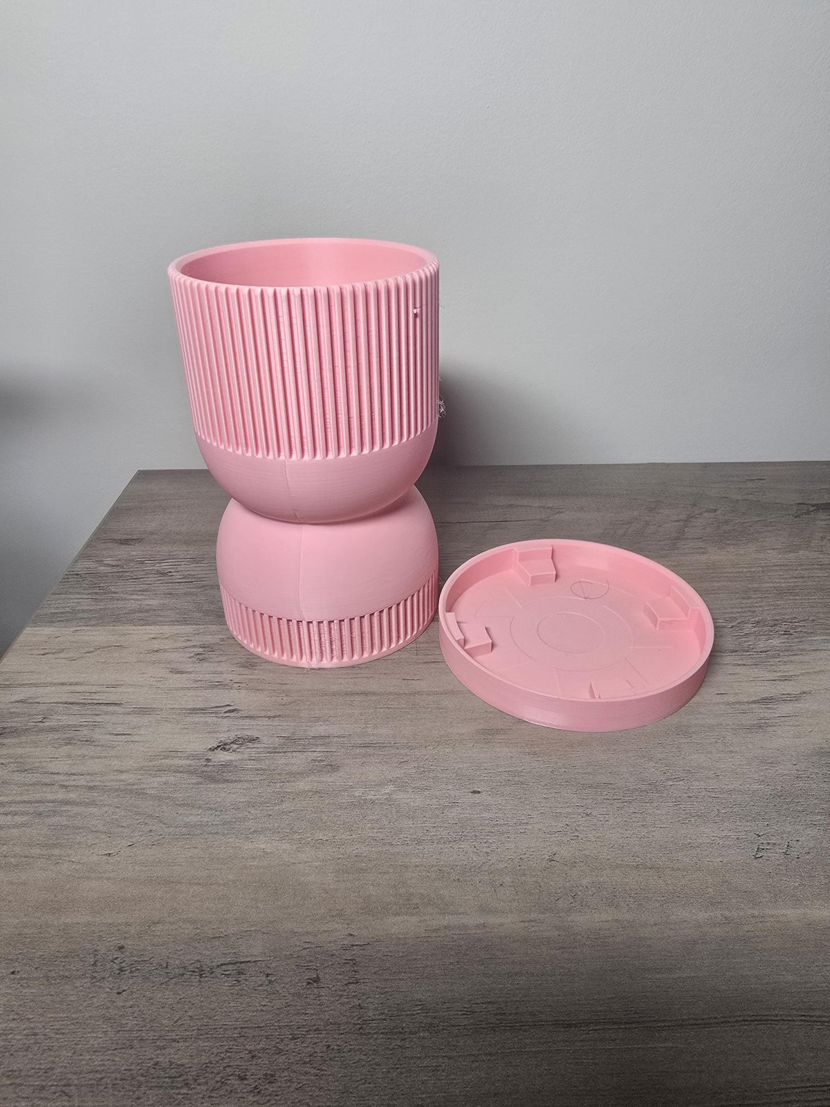 3D Printed Ribbed Decorative Planter | Custom Colors | Indoor Plant Pot | 4m3d Design Art