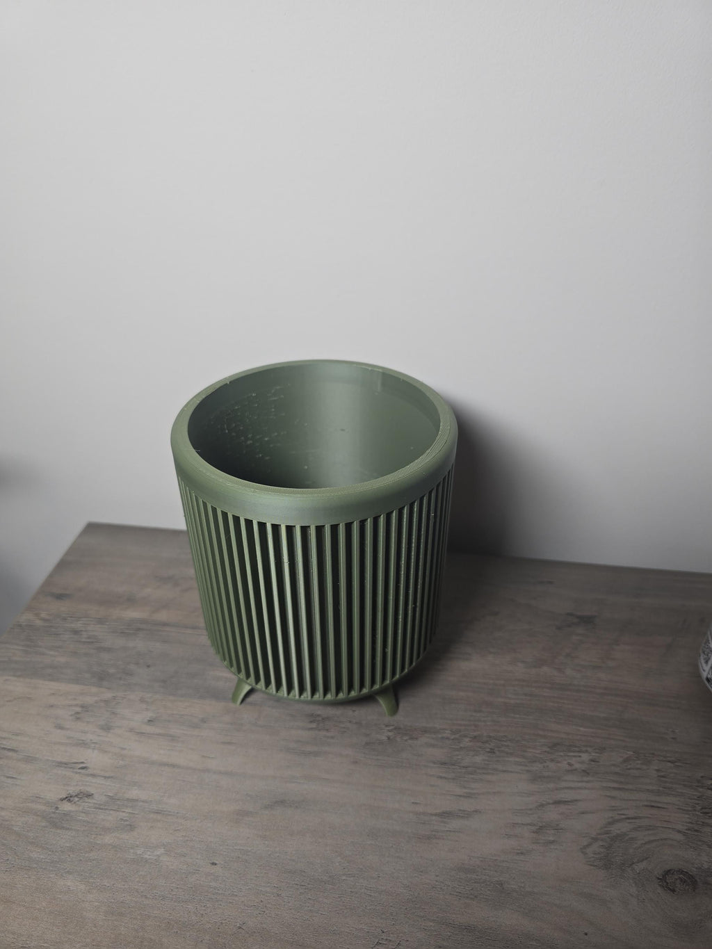 3D Printed Decorative Planter with Vertical Ribs & Legs | Custom Colors | 4m3d Design Art
