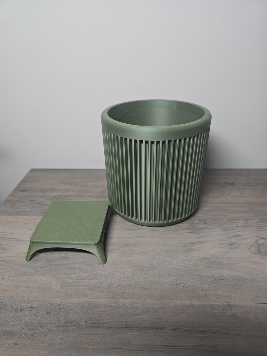 3D Printed Decorative Planter with Vertical Ribs & Legs | Custom Colors | 4m3d Design Art