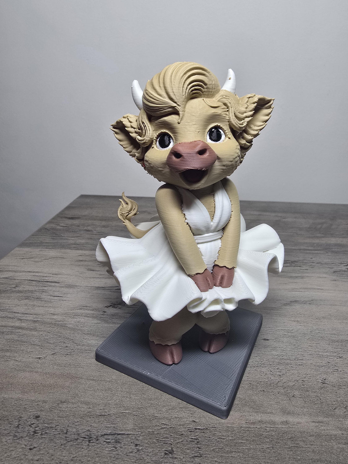 3D Printed Marilyn Monroe Highland Cow Figurine | Iconic Dress | Unique Gift | 4m3d Design Art