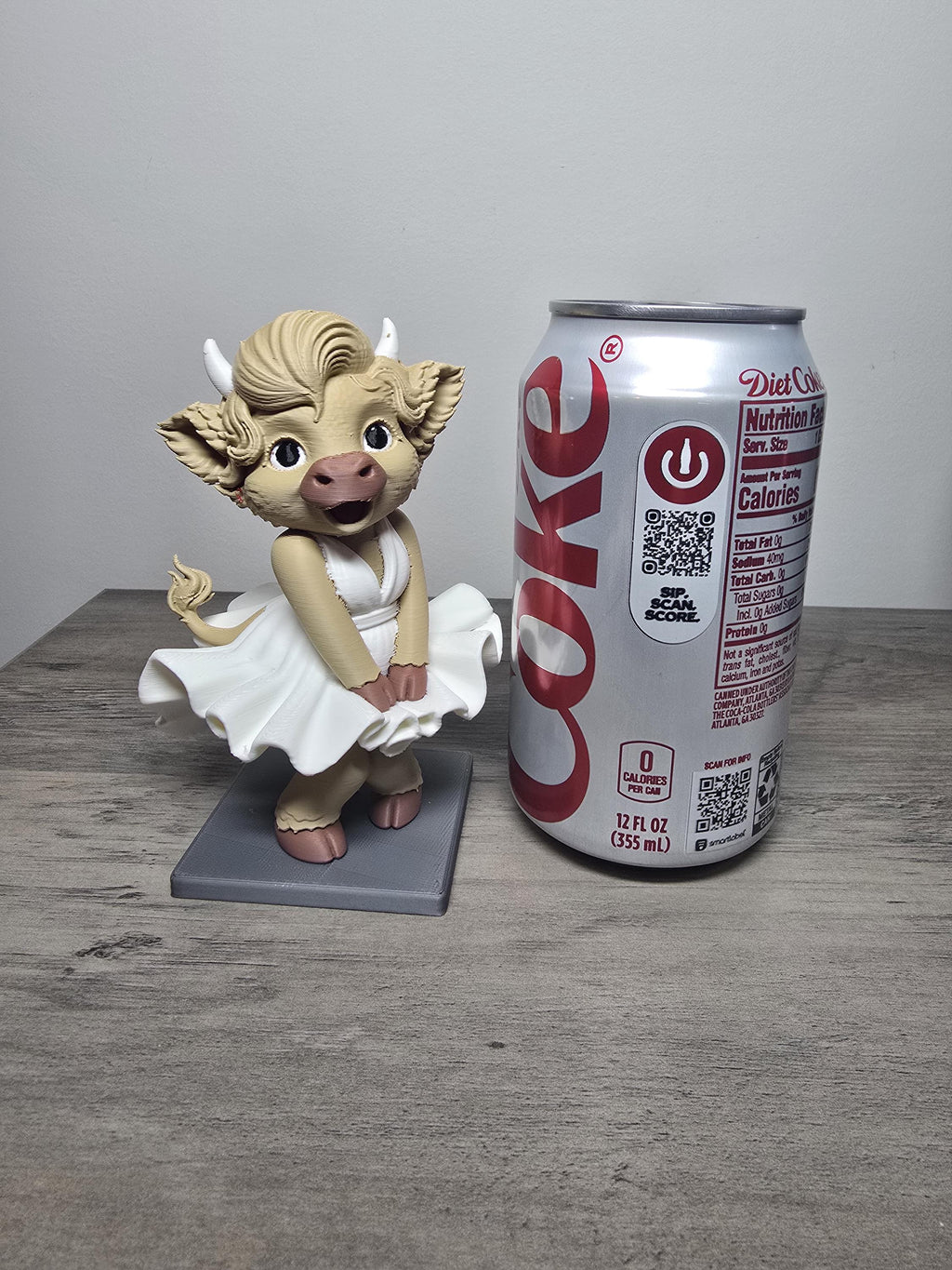 3D Printed Marilyn Monroe Highland Cow Figurine | Iconic Dress | Unique Gift | 4m3d Design Art