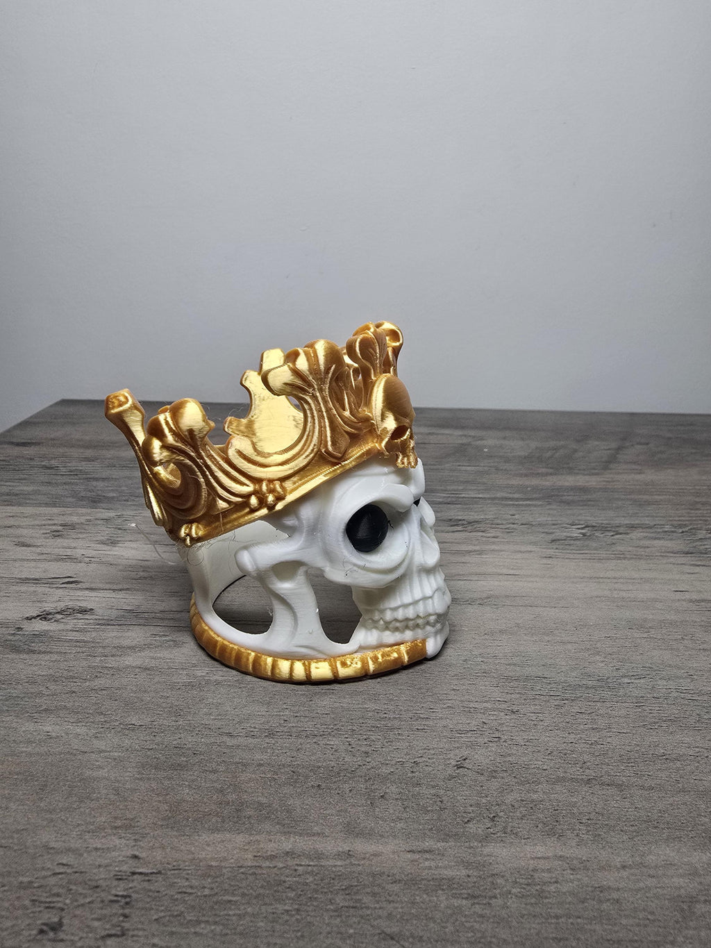 3D Printed Royal Skeleton with Crown Figurine | Halloween & Gothic Decor | 4m3d Design Art