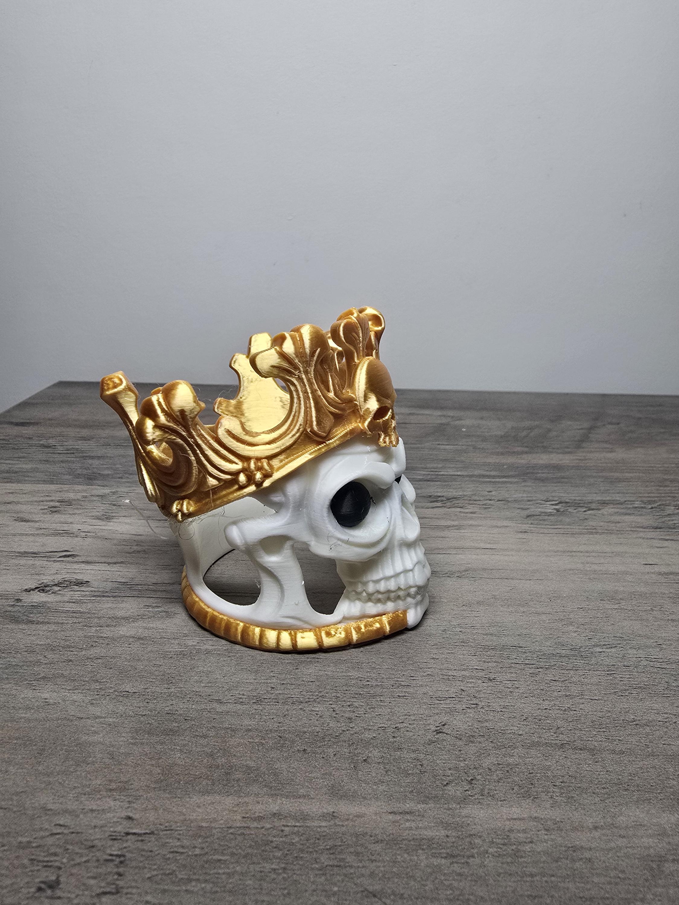 3D Printed Royal Skeleton with Crown Figurine | Halloween & Gothic Decor | 4m3d Design Art