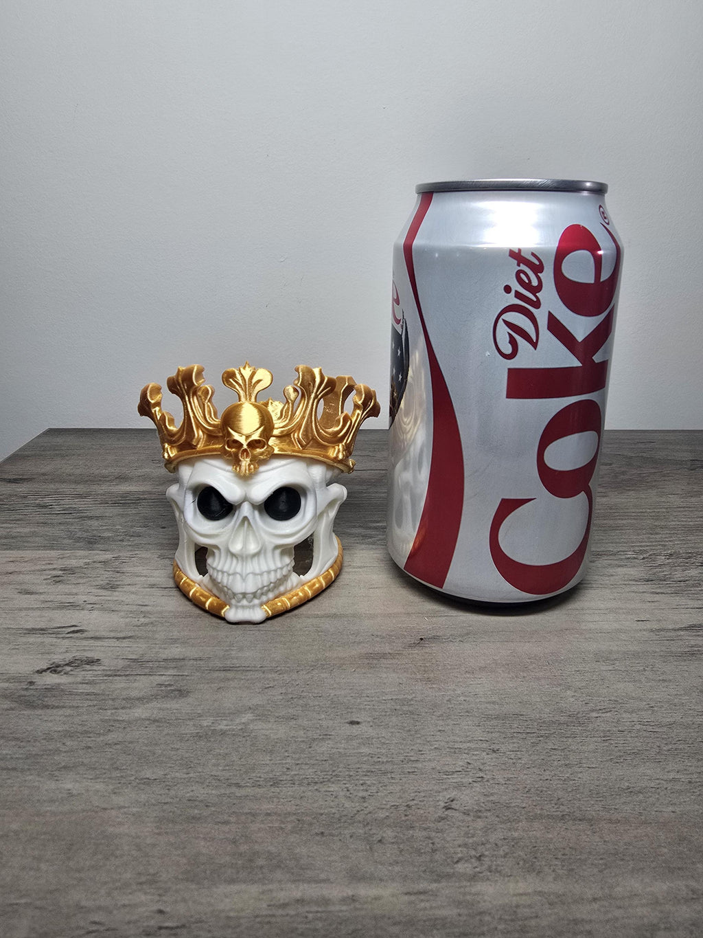 3D Printed Royal Skeleton with Crown Figurine | Halloween & Gothic Decor | 4m3d Design Art