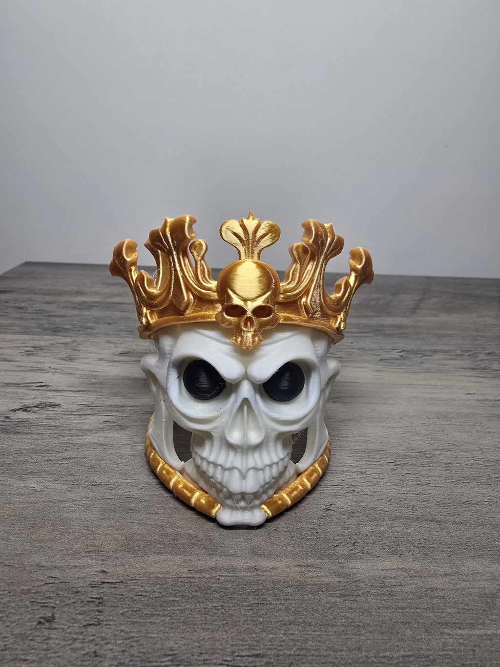 3D Printed Royal Skeleton with Crown Figurine | Halloween & Gothic Decor | 4m3d Design Art