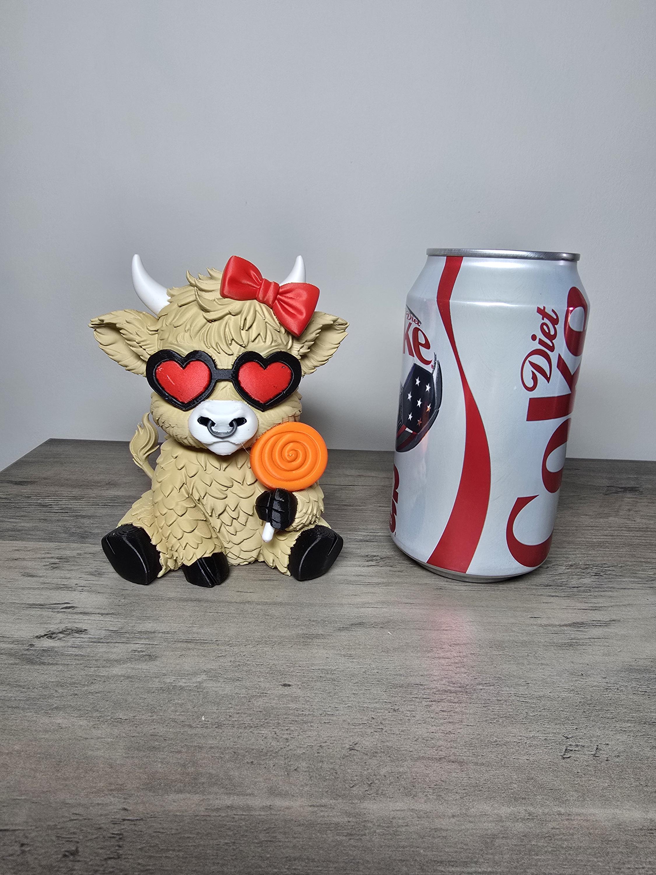 3D Printed In Love Highland Cow Figurine | Lollipop Design | Hand-Finished | 4m3d Design Art