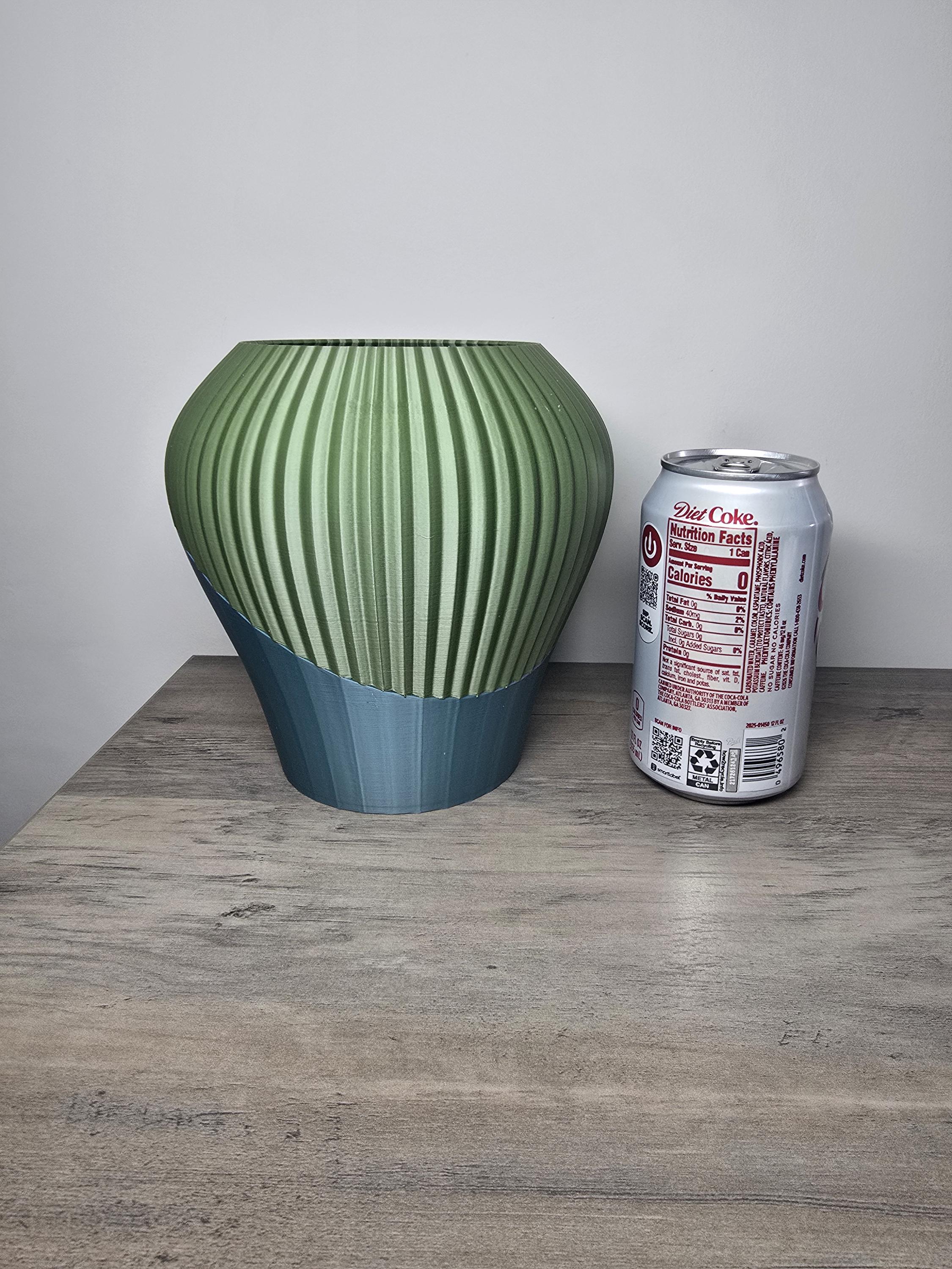 3D Printed Two-Tone Round Ribbed Planter | Modern Home Decor | Custom Colors | 4m3d Design Art