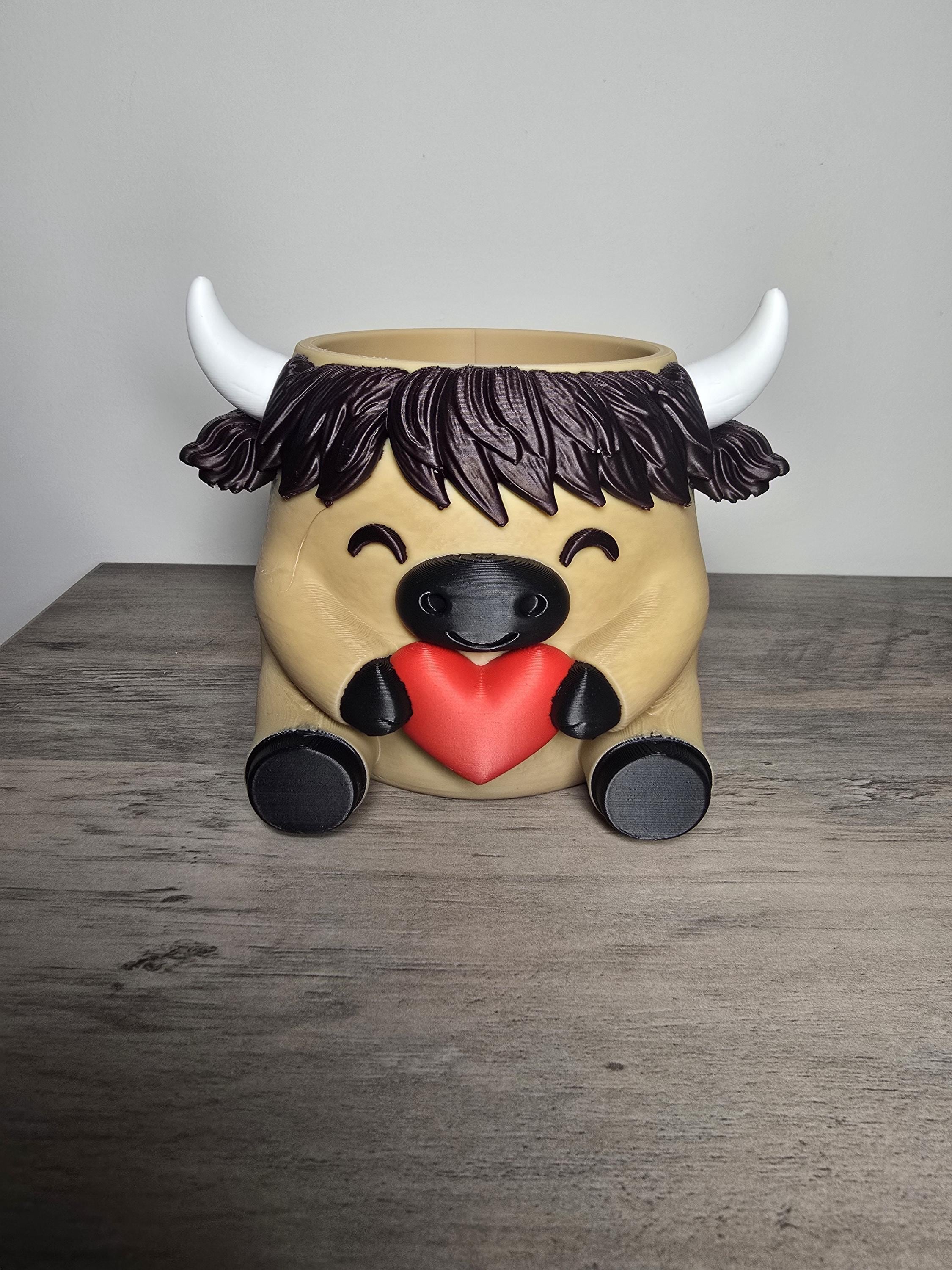 3D Printed Highland Cow Planter | Catch-All for Keys, Jewelry & Coins | 4m3d Design Art